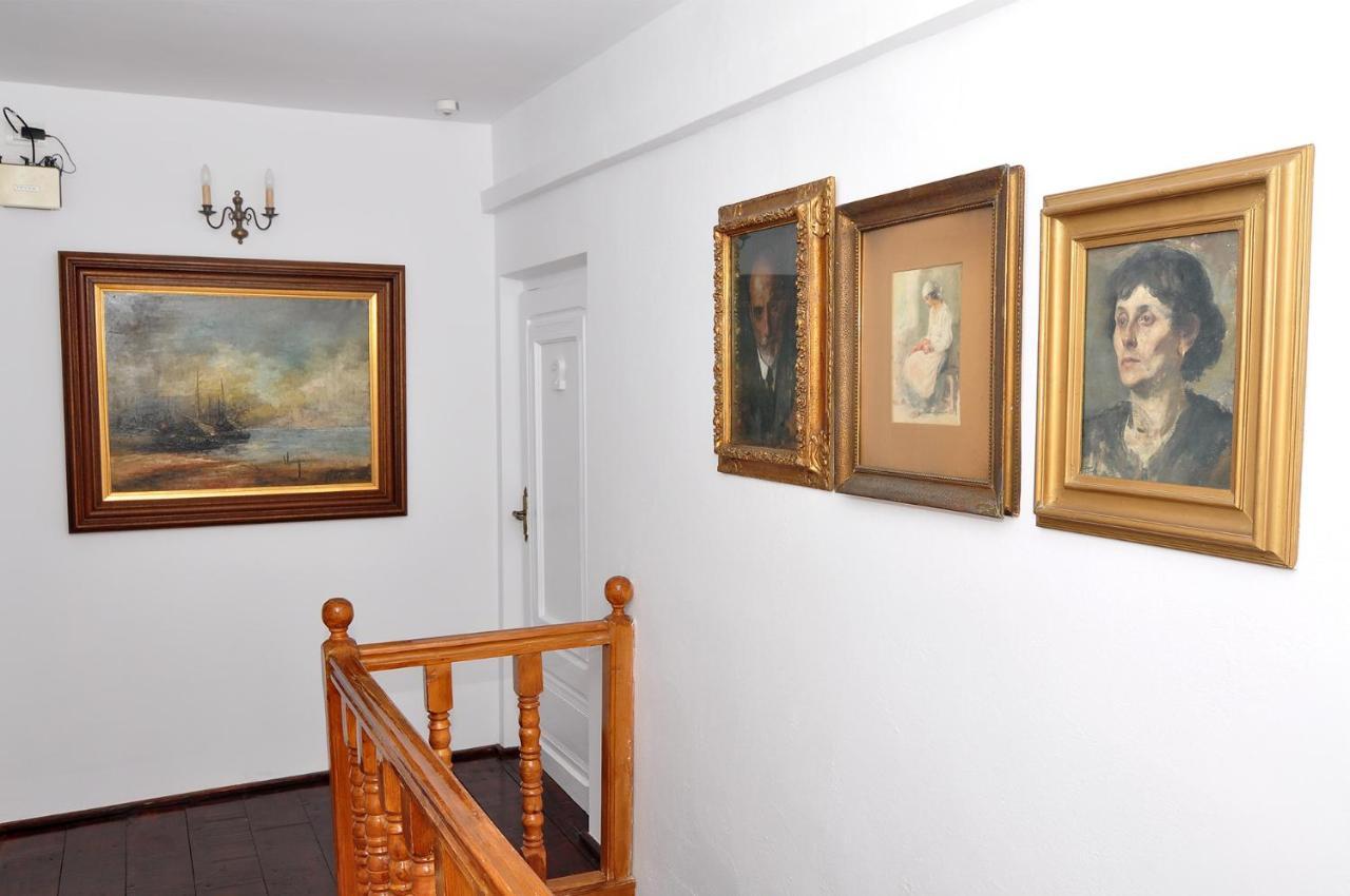 Bed & Breakfast Popamuseum Tarpesti Strada Muzeului Nr 28 Tîrpeşti Kültér fotó