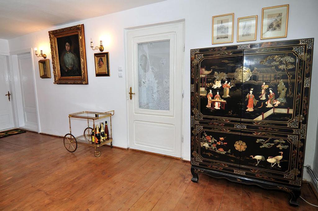 Bed & Breakfast Popamuseum Tarpesti Strada Muzeului Nr 28 Tîrpeşti Kültér fotó