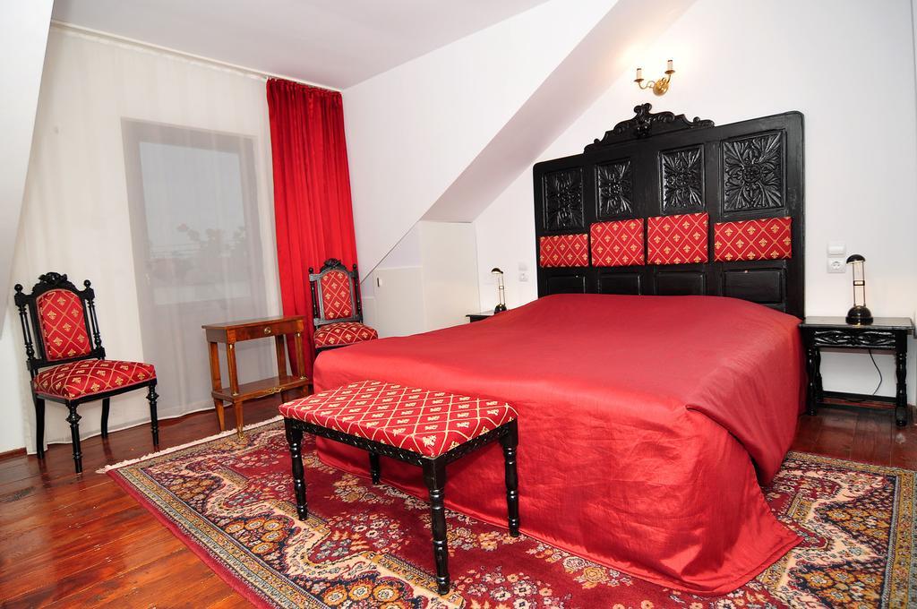 Bed & Breakfast Popamuseum Tarpesti Strada Muzeului Nr 28 Tîrpeşti Kültér fotó