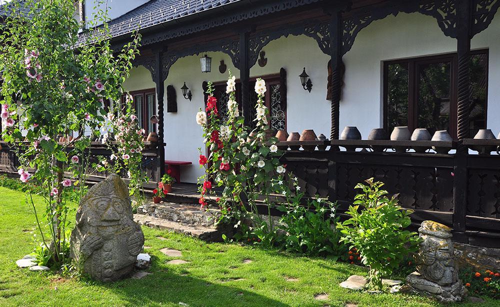 Bed & Breakfast Popamuseum Tarpesti Strada Muzeului Nr 28 Tîrpeşti Kültér fotó
