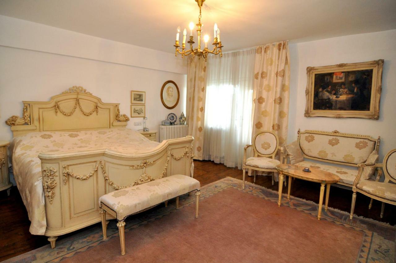 Bed & Breakfast Popamuseum Tarpesti Strada Muzeului Nr 28 Tîrpeşti Kültér fotó
